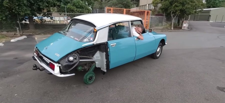 Citroen DS “Party Tricks” Include Three-Wheel Driving