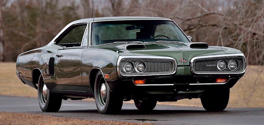 Rare Manual 1970 Dodge Hemi Coronet R/T Is the Retro Muscle We Needed to See
