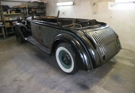 В Украине продают редчайший немецкий кабриолет 1937 года