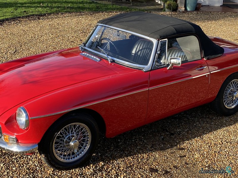 1971 MG Mgb Roadster in Worcestershire - 5