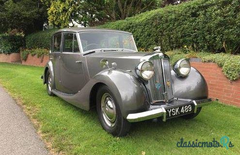 Triumph Renown saloon 1948 in country setting free p&p UK 